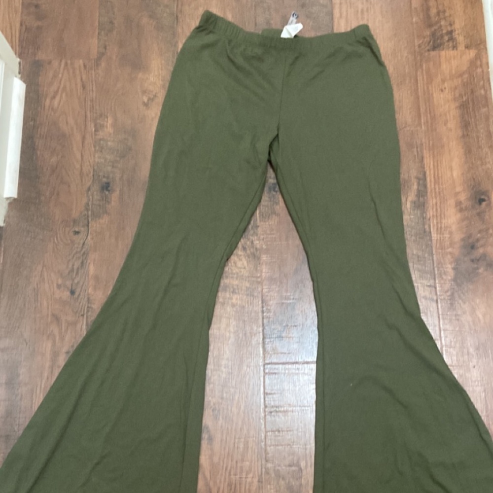 Wide leg pants